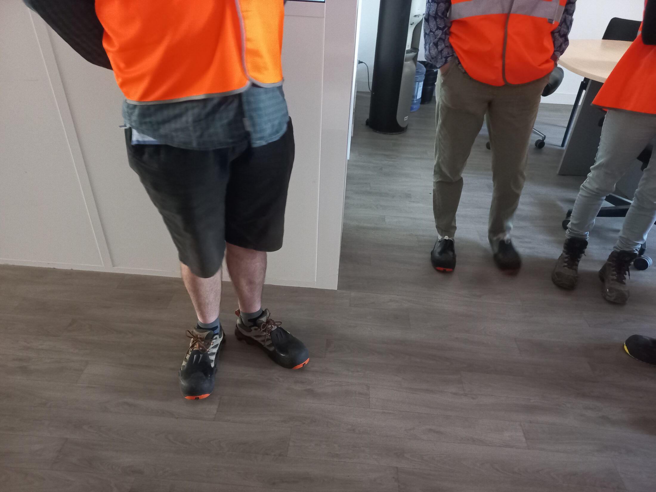 Manches obligatoires, même sur les jambes !